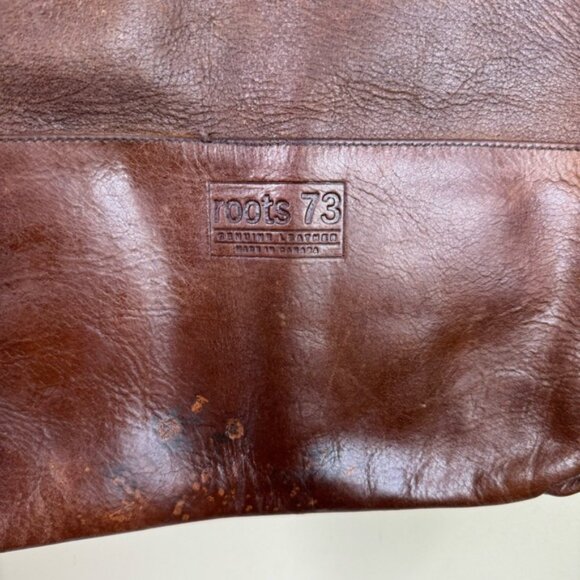 ROOTS Vintage Village Tribe Leather Brown Crossbody Shoulder Bag Pockets Logo - Picture 2 of 16
